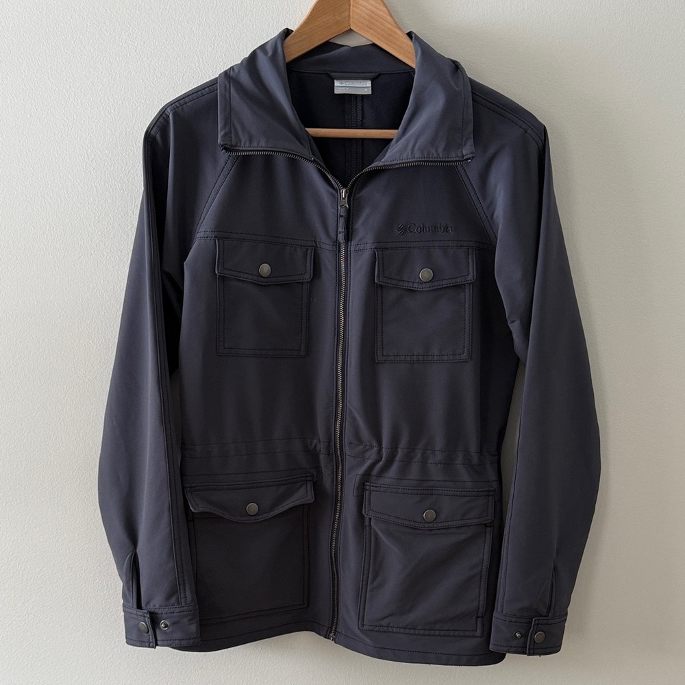 Columbia women’s dark blue light jacket - size small